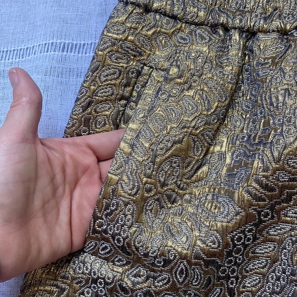 NWOT Loft Baroque fabric mini skirt. - Picture 3 of 14